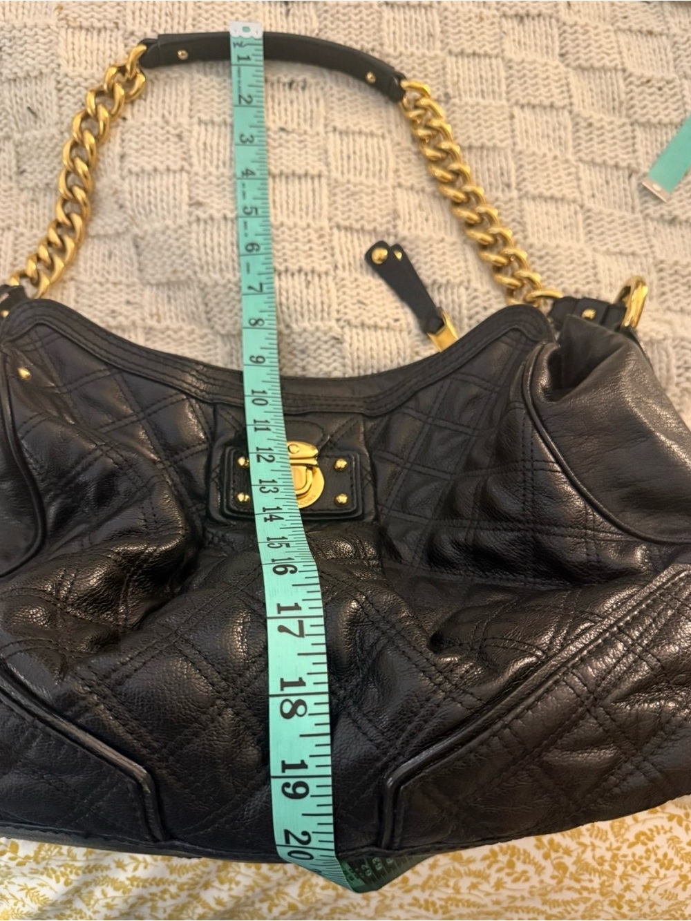 Marc Jacobs - Black Quilted Shoulder Bag with Gold Chain Accent - Picture 5 of 10